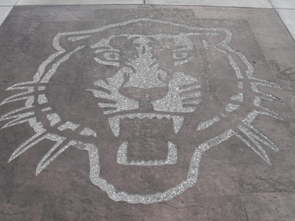 Decorative Lion Design In Concrete By Kelly Designs In Concrete 